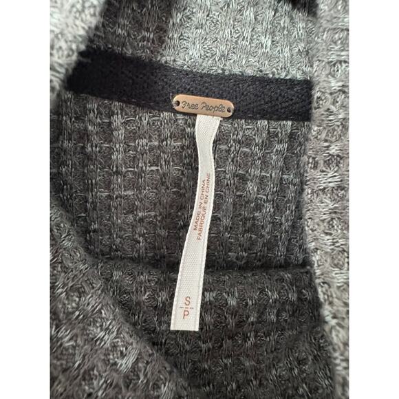 Free People Gray Cowl Neck Cotton Blend Long Sleeve Knit Crop Top Size Small - Picture 7 of 7